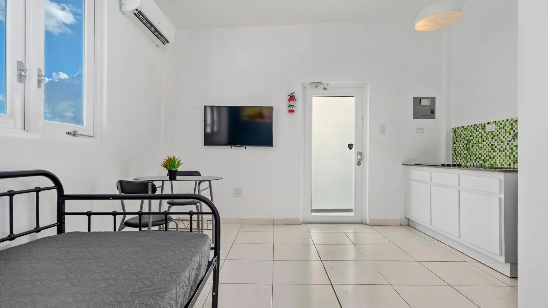 Apartamento 1 Step From The Beach Pool Pet Friendly San Juan